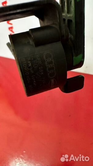 Датчик положения кузова передний правый Audi A6 C6