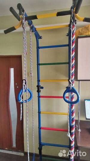 Шведская стенка с турником и брусьями