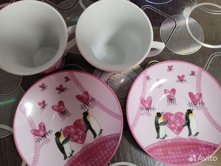 Набор чашек с блюдцами