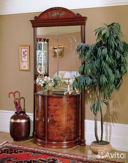 Зеркало для комода классического испанского стиля