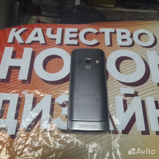 Телефон Samsung s5610