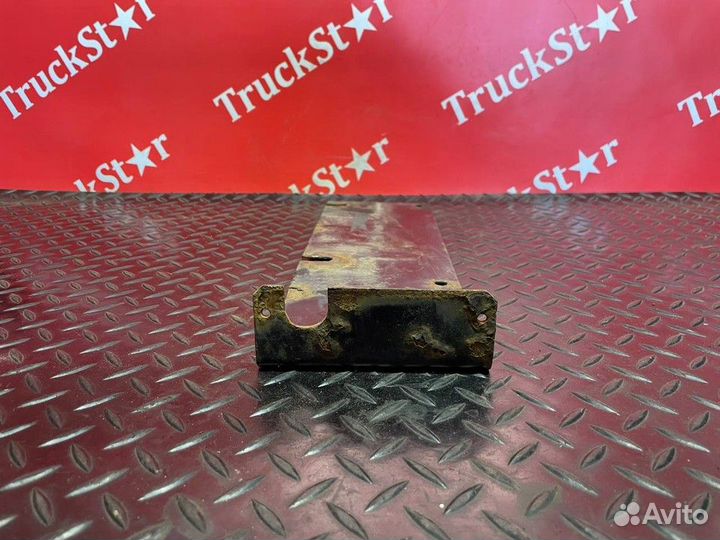 Кронштейн габарита правый Daf XF105