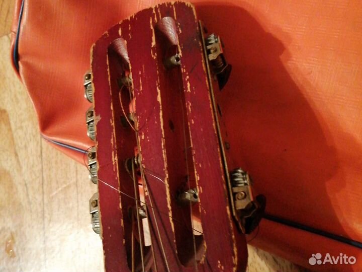 Акустическая гитара