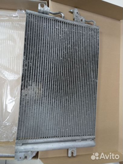 Радиатор кондиционера Opel Zafira B 93178958