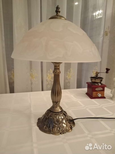 Лампа настольная