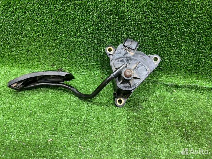 Педаль газа Renault Megane седан 1 2002