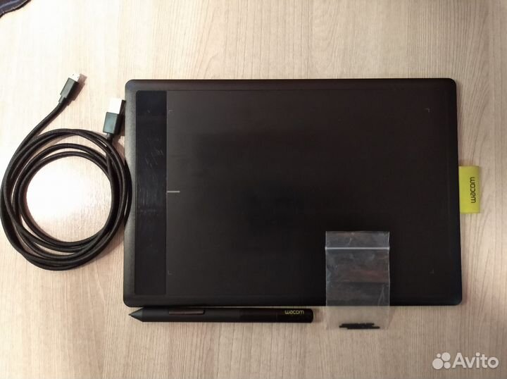 Графический планшет Wacom One Medium (CTL-671)