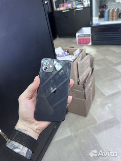 iPhone 11, 64 ГБ