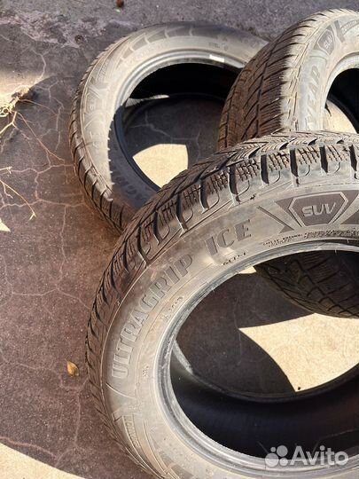 Goodyear UltraGrip Ice 215/65 R17