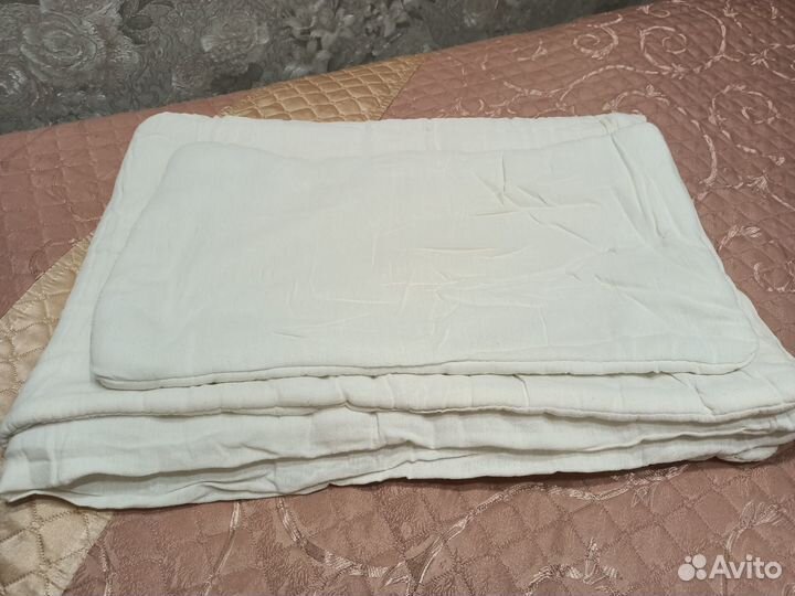 Подушка и одеяло детское в кроватку