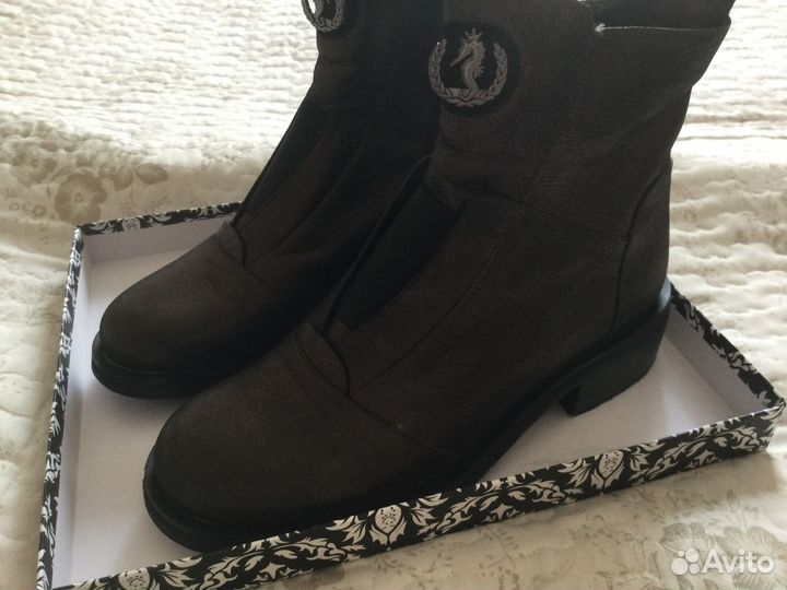 Ботинки женские