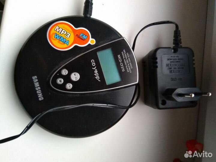 Портативный плеер с FM радио Samsung MCD-CF370
