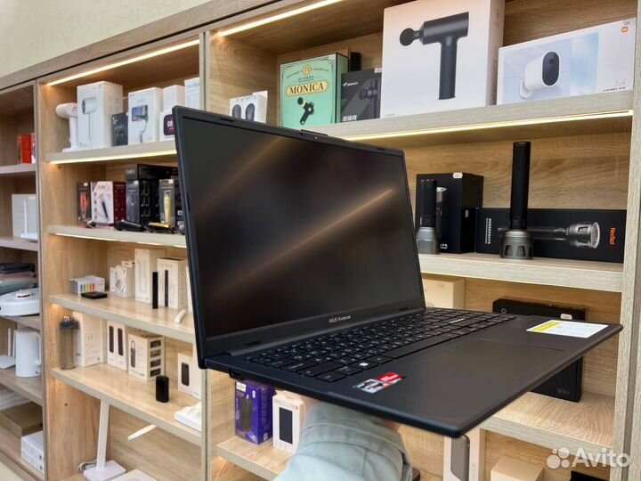 Asus Vivobook GO 15 16/512 R57520U