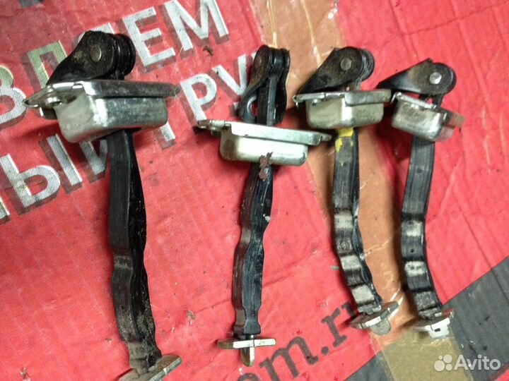 Доводчик двери Ниссан х-трейл т 32