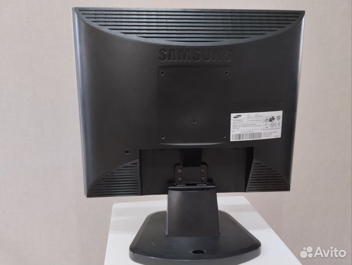 Монитор Samsung