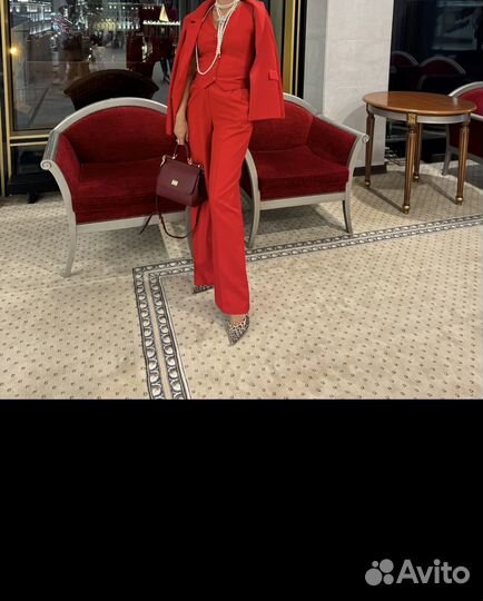 Костюм тройка женский красный 42-44