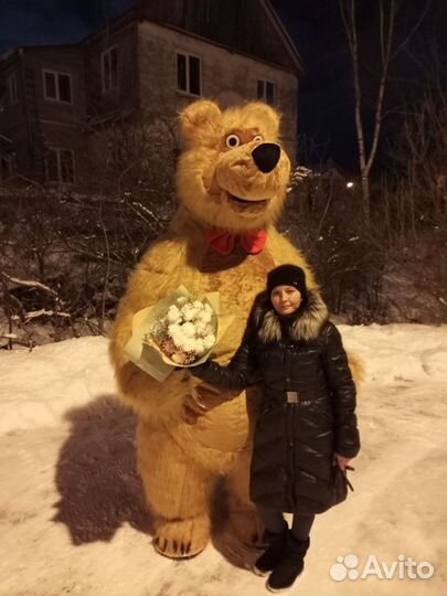 Большой Бурый Мишка, Ростовая кукла поздравление