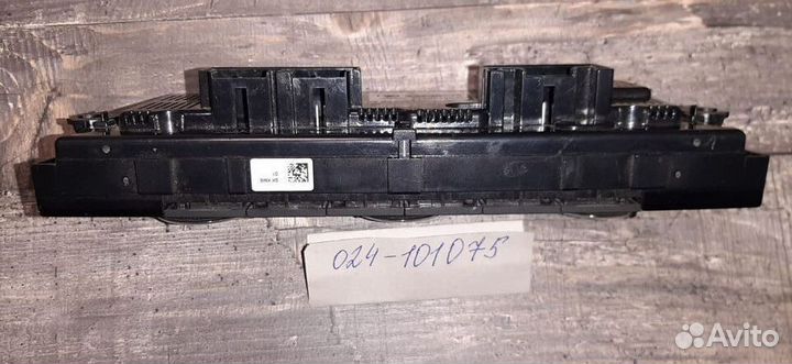 Блок управления отопителем VAG