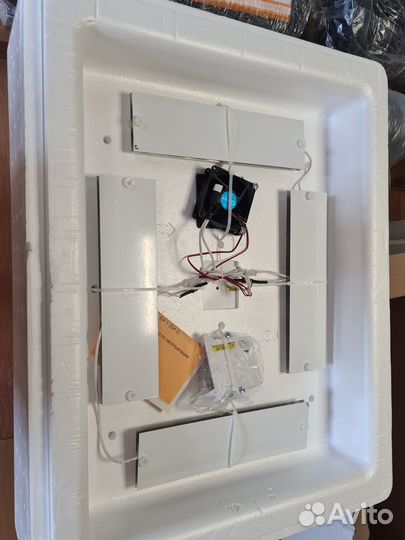 Инкубатор несушка на 104 яйца (104не64вг)