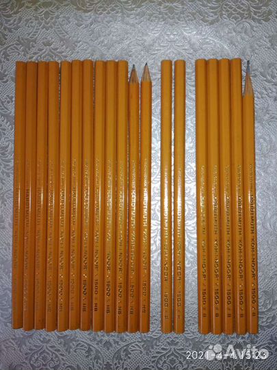 Карандаши чернографитовые простые