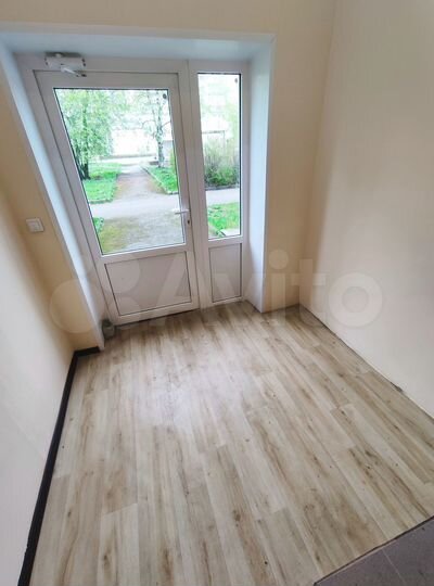 Помещение с отдельным входом, с/у, 1 линия, 8 м²