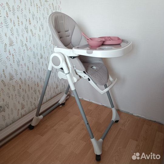 Стул для кормления + силиконовая посуда