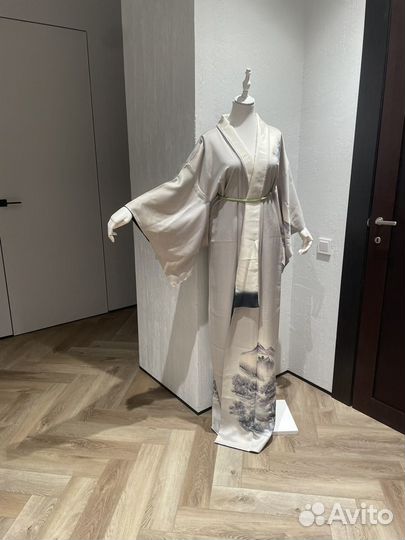 Японское шелковое кимоно