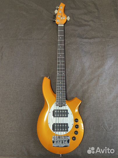 Бас гитара music man bongo hh 5