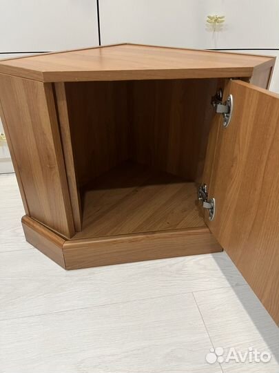 Тумба угловая