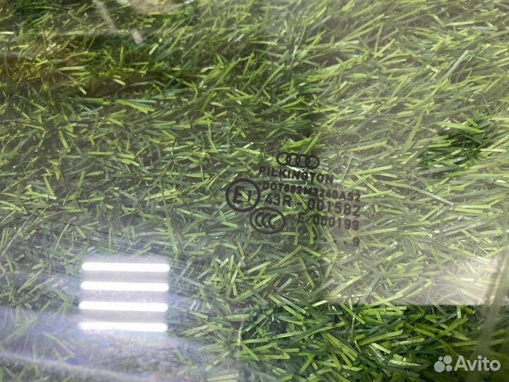 Стекло дверное переднее левое Audi A4 B8 1.8 T