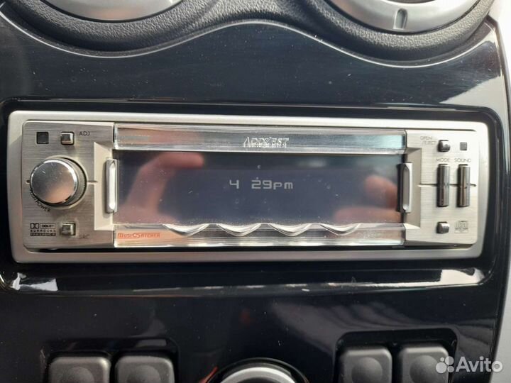 Продам магнитолу Clarion addzest