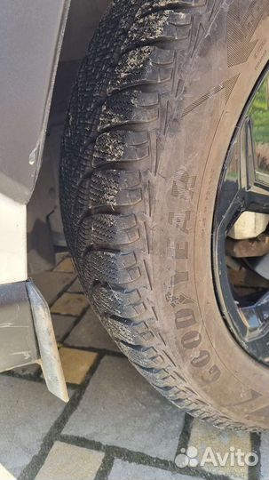 Goodyear UltraGrip Ice 2 R18