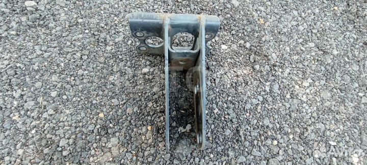 Кронштейн усилителя переднего бампера A9303100409