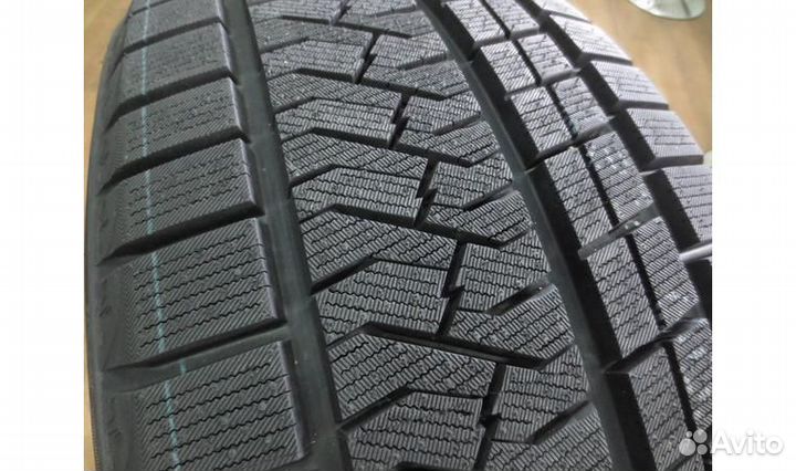 Triangle Trin PL02 245/35 R20