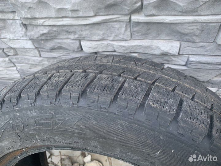 Bridgestone Blizzak Revo GZ 205/55 R16