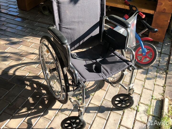 Инвалидная коляска складная бу