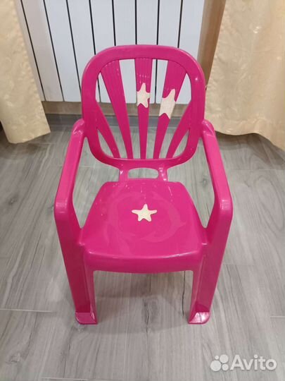 Детский пластиковый стул