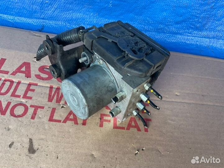 Блок abs Infiniti Ex35 J50 3 2008