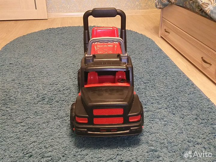 Машинка-каталка