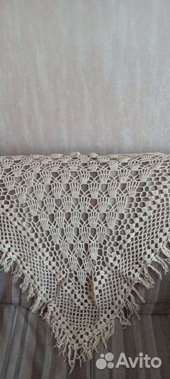 Шаль женская шерстяная ручной работы