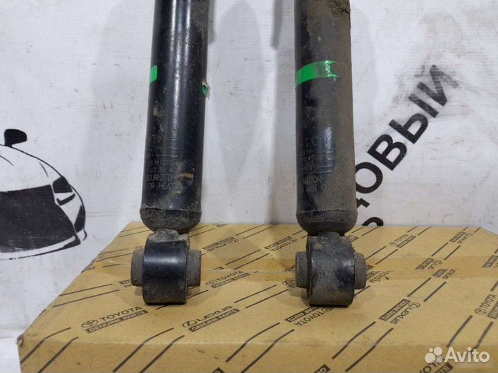 Комплект амортизаторов задний Toyota Camry 70