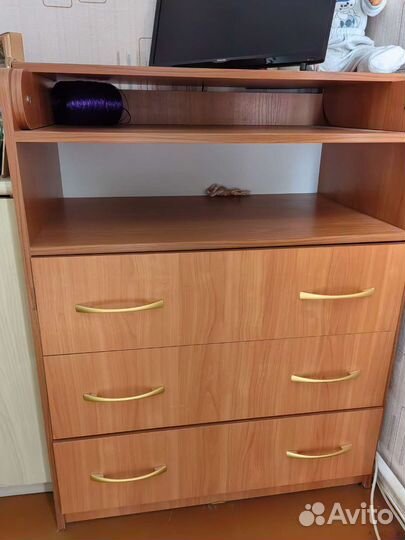 Детская кроватка с маятником и ящиком