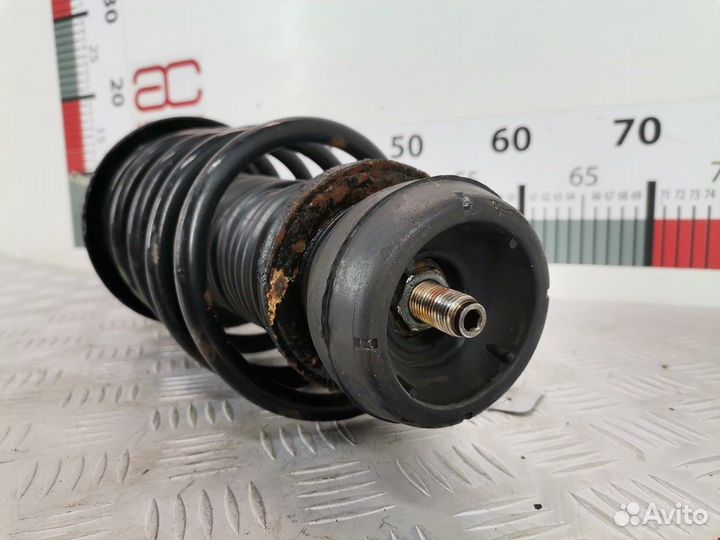 Стойка для Volkswagen Golf 4