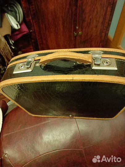 Кожаная сумочка - чемоданчик