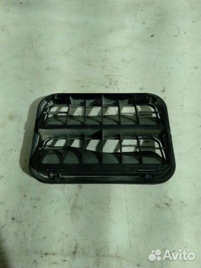 Решетка вентиляционная задняя Seat Leon (1P1) 2012