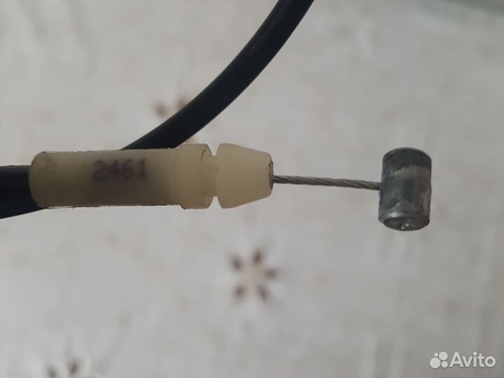 Продам тросик окрывания двери. На Rav4