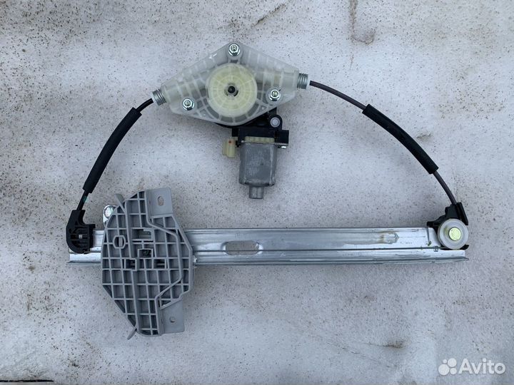 Стеклоподъемник задней левой двери Kia Rio 4