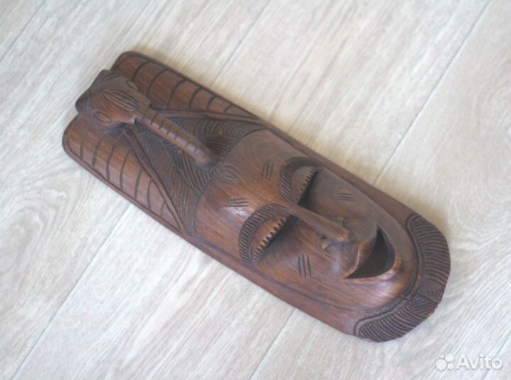 Маска деревянная Африка