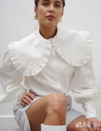 Рубашка белая с крупным воротником