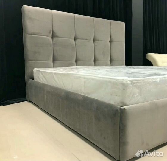 Кровать с подъемным механизмом